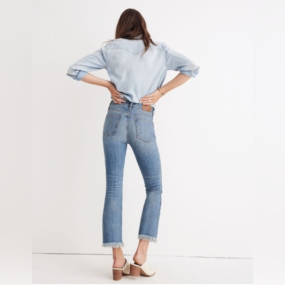 Madewell Petite Cali Demi-Boot Jeans in Comfort Stretch: Eco Edition Size 26P - Picture 3 of 9